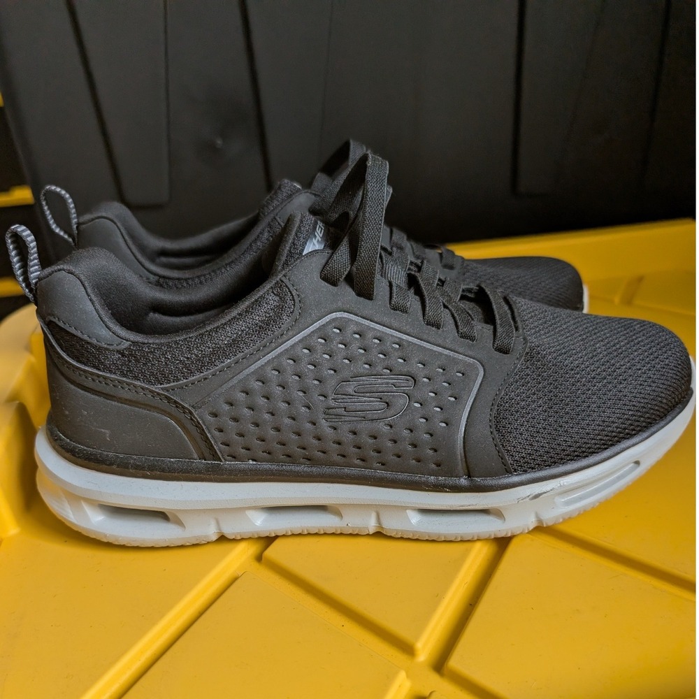 Skechers Mens Glide-Step Sport Black Athletic Sneakers Size 8 (Store Display)